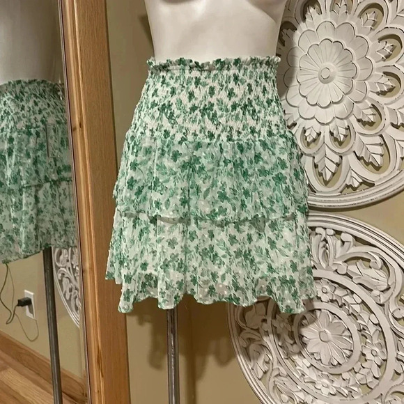 Skies are blue Floral Smocked Waist Mini Skirt - Picture 2 of 6